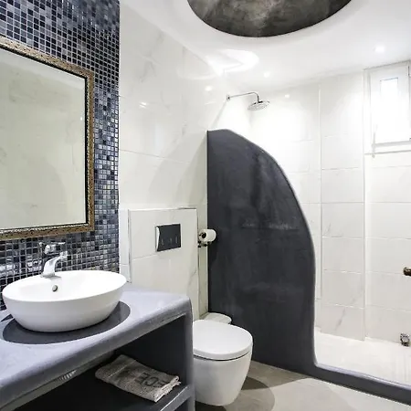 Dimitris Kamari (Santorini)