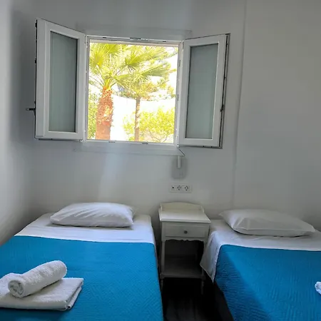 Bed & Breakfast Dimitris Kamari (Santorini)