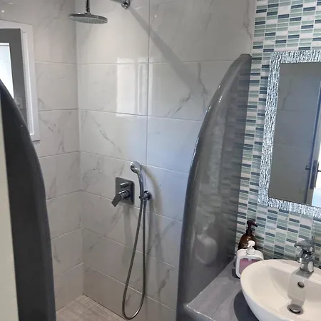 Bed & Breakfast Dimitris Kamari (Santorini)