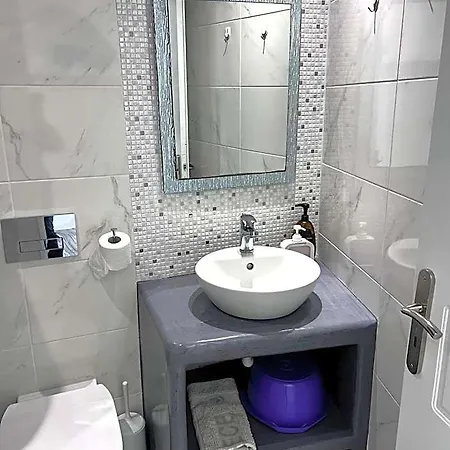 Dimitris B&B Kamári
