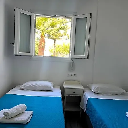 Dimitris Bed & Breakfast 4*