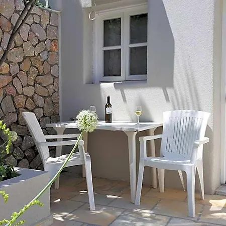 Dimitris Kamari (Santorini)