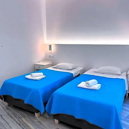 Dimitris 4*