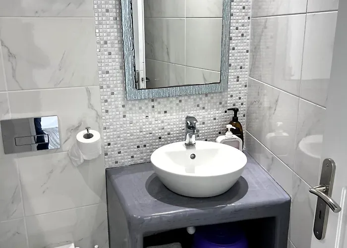 Dimitris Bed & Breakfast 4*