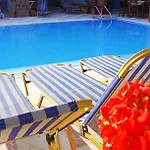 Dimitris Kamari (Santorini)