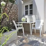 Bed & Breakfast Dimitris Kamari (Santorini)