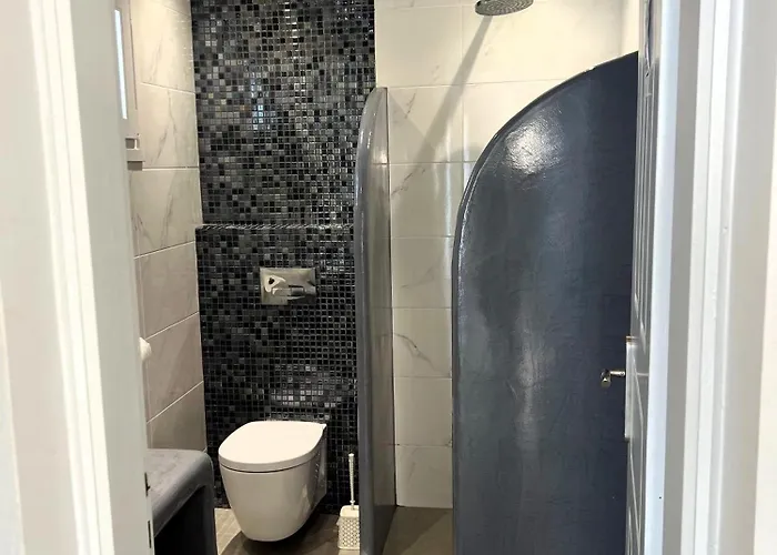 Dimitris Oda ve Kahvaltı Kamári