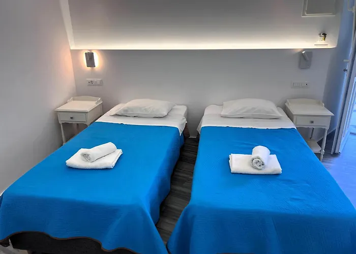 Dimitris Oda ve Kahvaltı Kamári