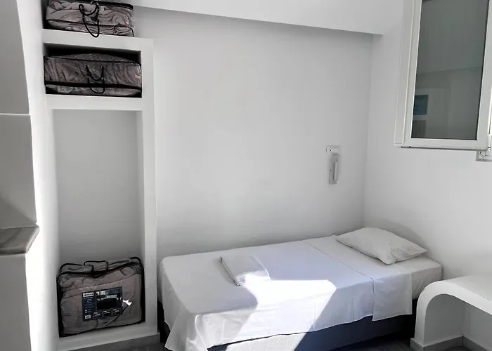 Oda ve Kahvaltı Dimitris 4*